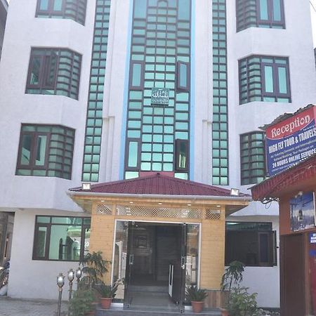 Hotel Azad Durgjan Bagian luar foto
