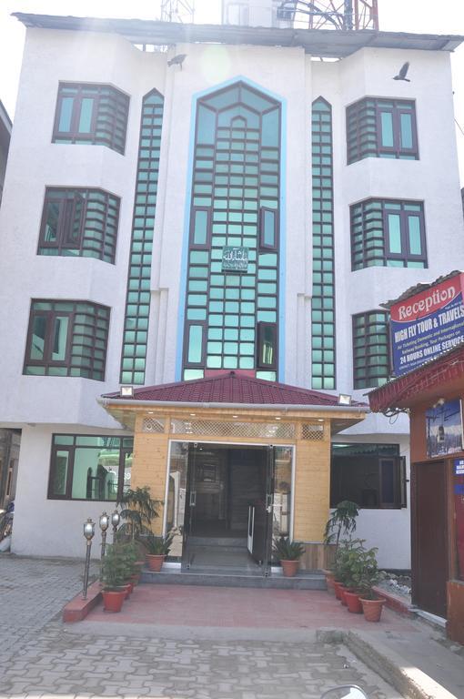 Hotel Azad Durgjan Bagian luar foto