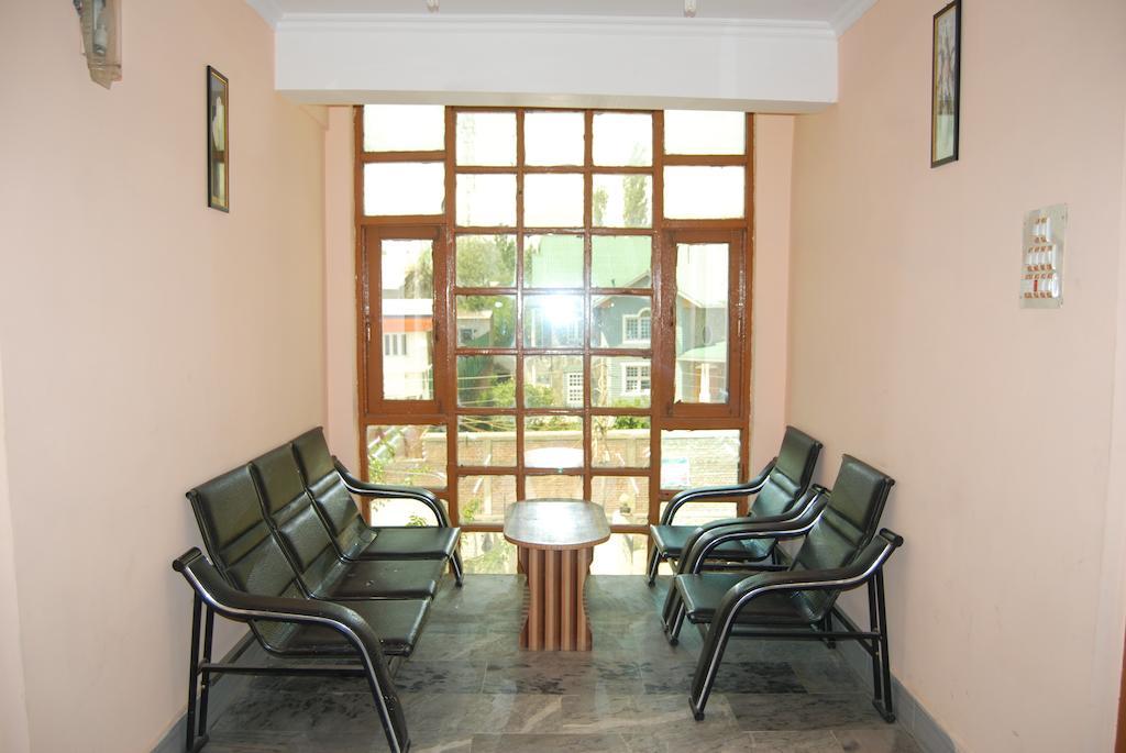 Hotel Azad Durgjan Bagian luar foto